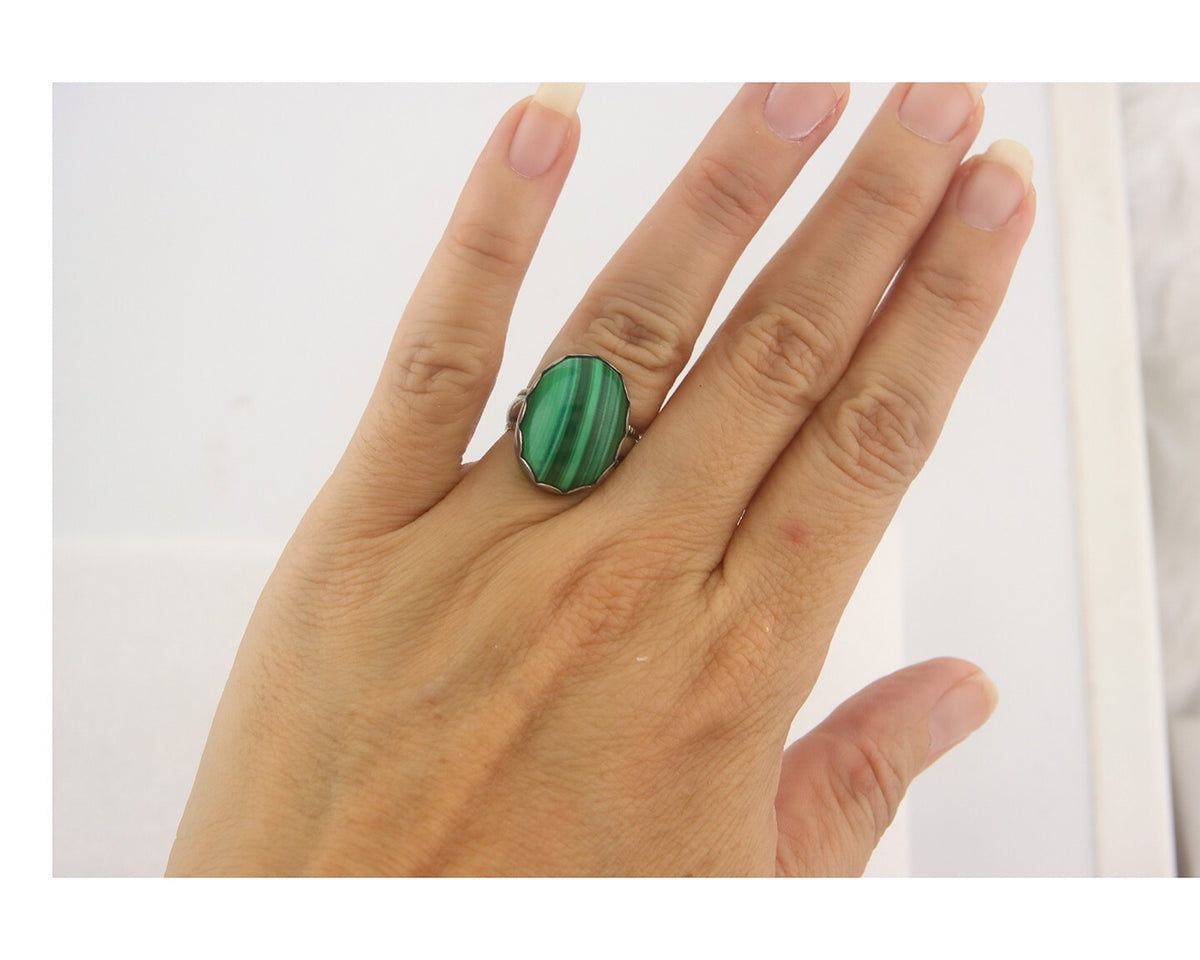 Vintage Navajo Ring 925 Sterling Authentic Traditional Malachite Size 5.0