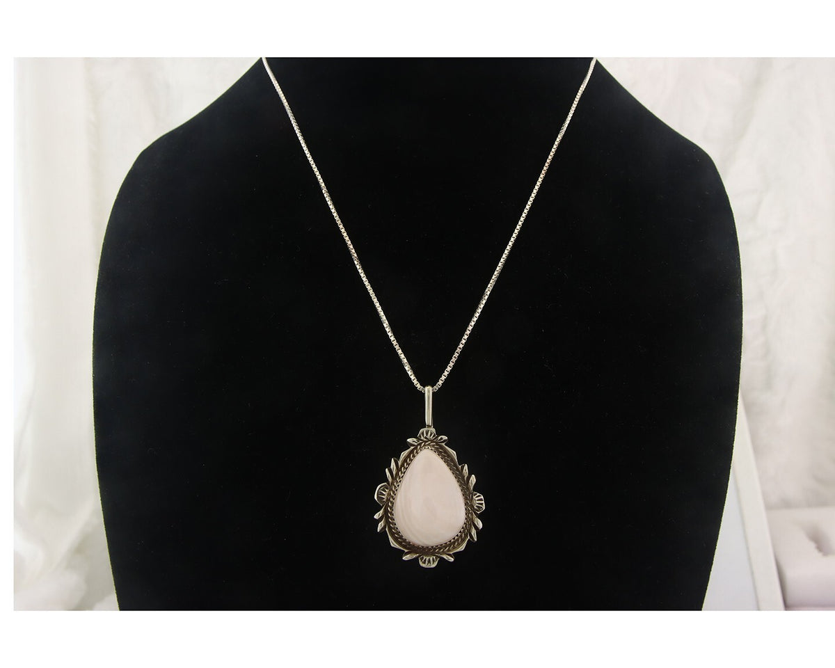 Navajo Sterling Silver Necklace Pink Muscle Authentic Vintage Sign Billie Eagle