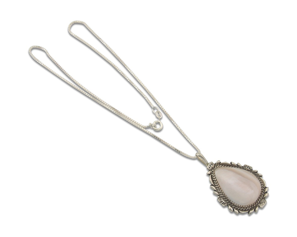 Navajo Sterling Silver Necklace Pink Muscle Authentic Vintage Sign Billie Eagle