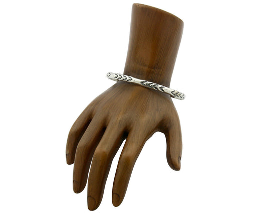 Navajo Bracelet .925 Silver Hand Stamped Arrow Head Artist I Montoya C80s