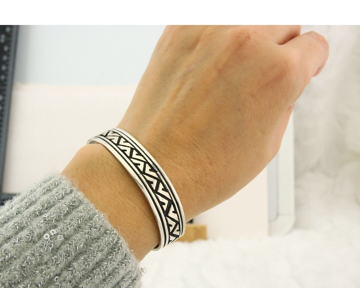 Navajo Bracelet 925 Silver Artist Signed Thomas Singer Cuff Made in the 1980's