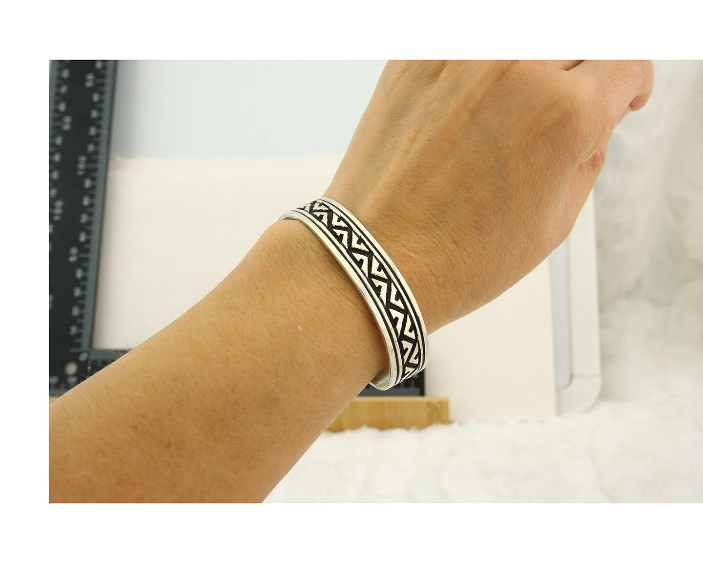 Navajo Bracelet 925 Silver Artist Signed Thomas Singer Cuff Made in the 1980's