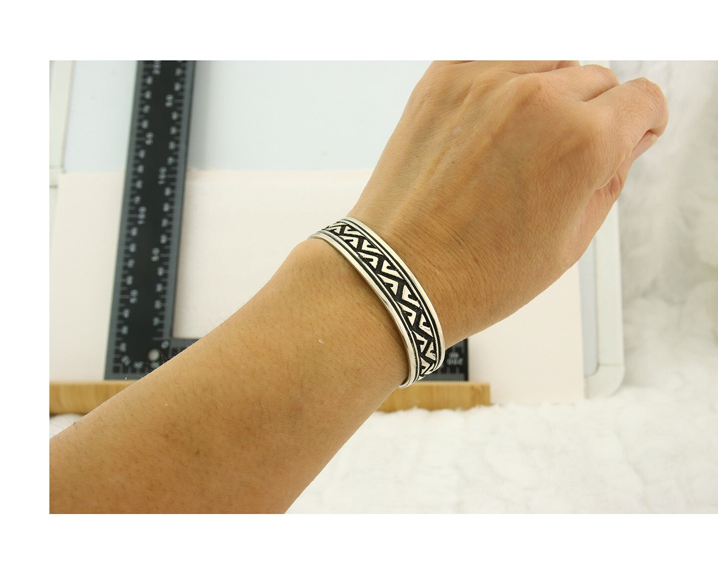 Navajo Bracelet 925 Silver Artist Signed Thomas Singer Cuff Made in the 1980's