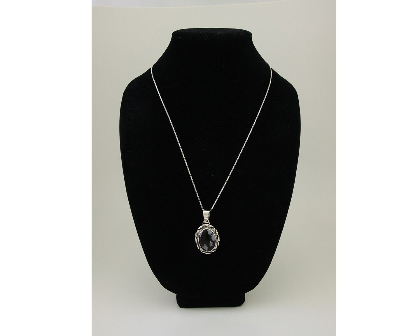 Navajo Necklace 925 Silver Onyx Natural Snowflake Agate Signed Native American