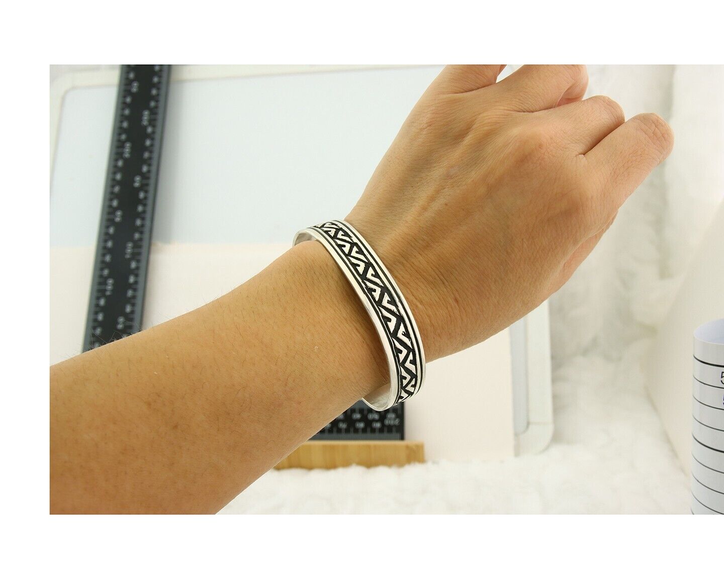 Mens's Navajo Bracelet 925 Silver Artist Signed Thomas Singer Cuff Made 1980's