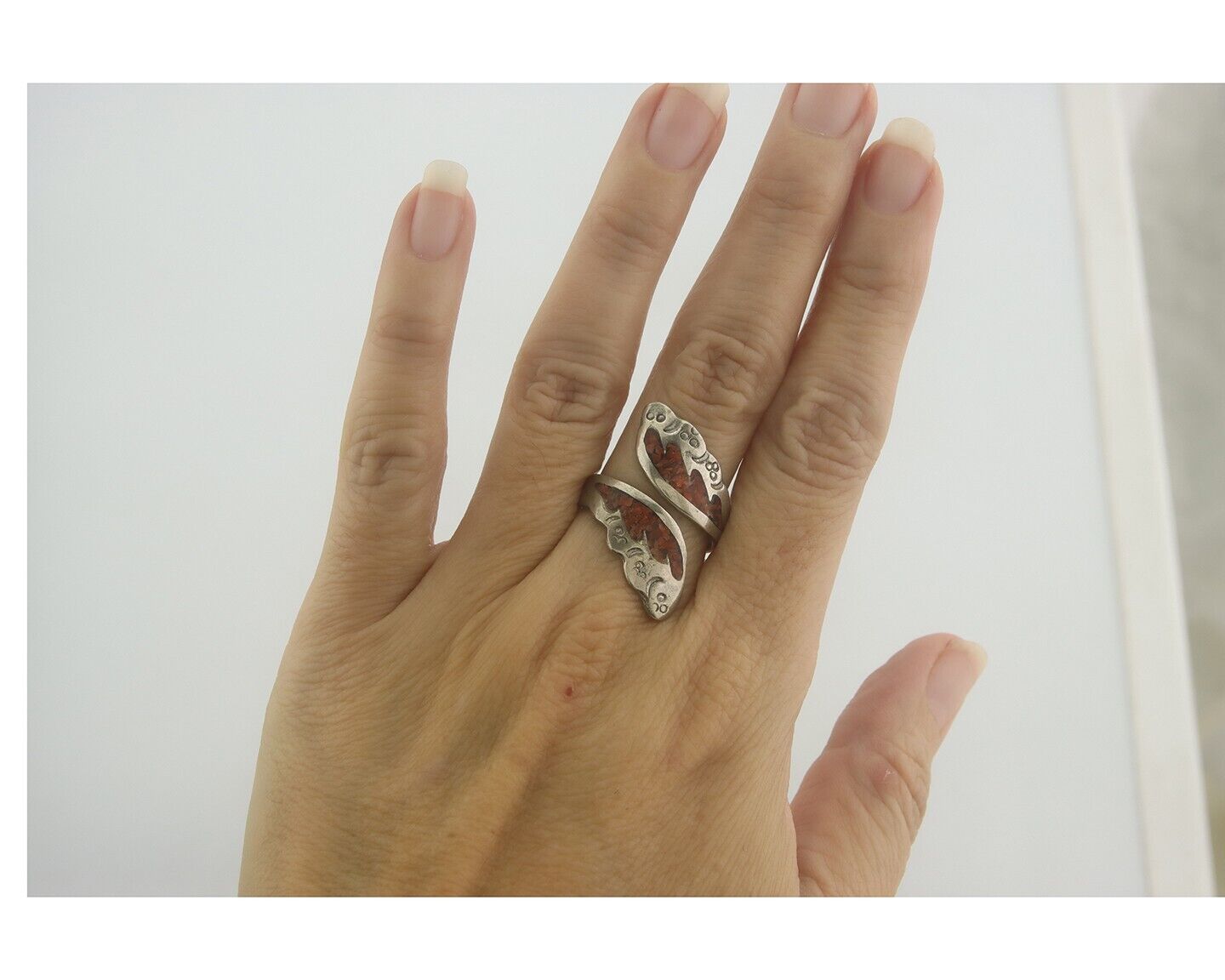 Navajo Ring 925 Silver Inlaid Natural Coral Native Artist C.80's Size 8.0