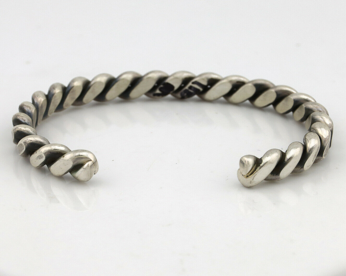 Navajo Handmade Bracelet .925 SOLID Silver Native American Artist Circa 1980's