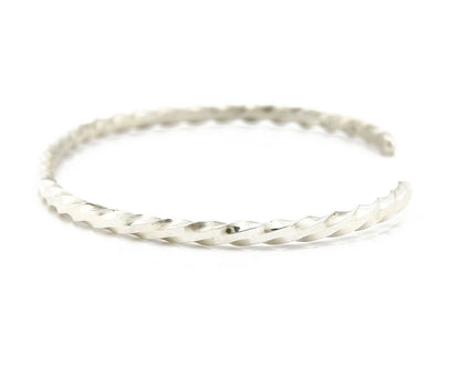 Navajo Bracelet .925 Silver Native American Artist Handmade 3.0 mm wide C.1980's