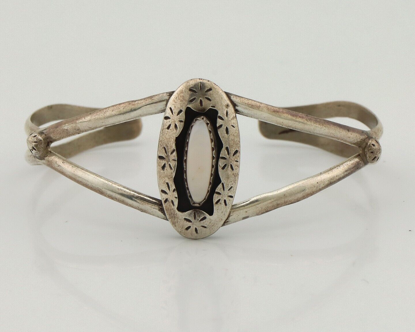 Women's Navajo Bracelet 925 Silver Pink Mussel Native American Artist Signed IJC