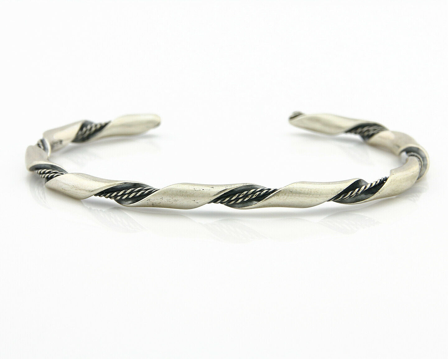 Navajo Handmade Bracelet .925 Silver Native Artist Se C.80's