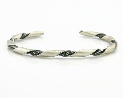 Navajo Handmade Bracelet .925 Silver Native Artist Se C.80's