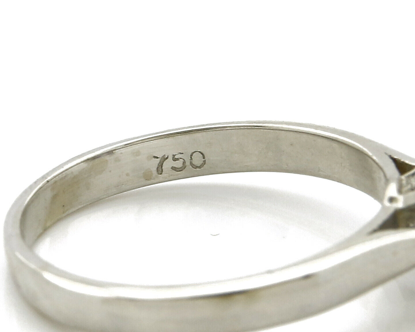 Women's Natural Tanzanite Ring 18k SOLID White Gold 2.5 Approximate TCW