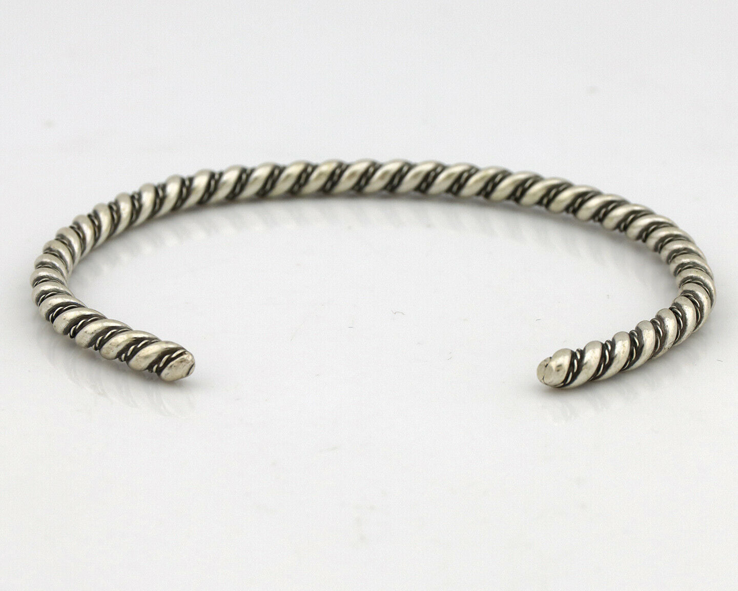 Navajo Handmade Bracelet .925 SOLID Silver Native Artist Signed Tahe Circa 1980s