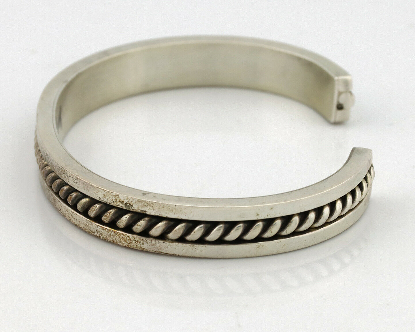 Navajo Handmade Bracelet .925 SOLID Silver Native Artist Signed Tahe Circa 1980s