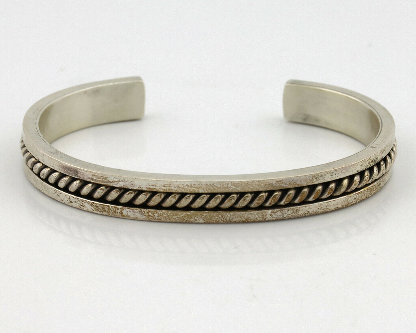 Navajo Handmade Bracelet .925 SOLID Silver Native Artist Signed Tahe Circa 1980s