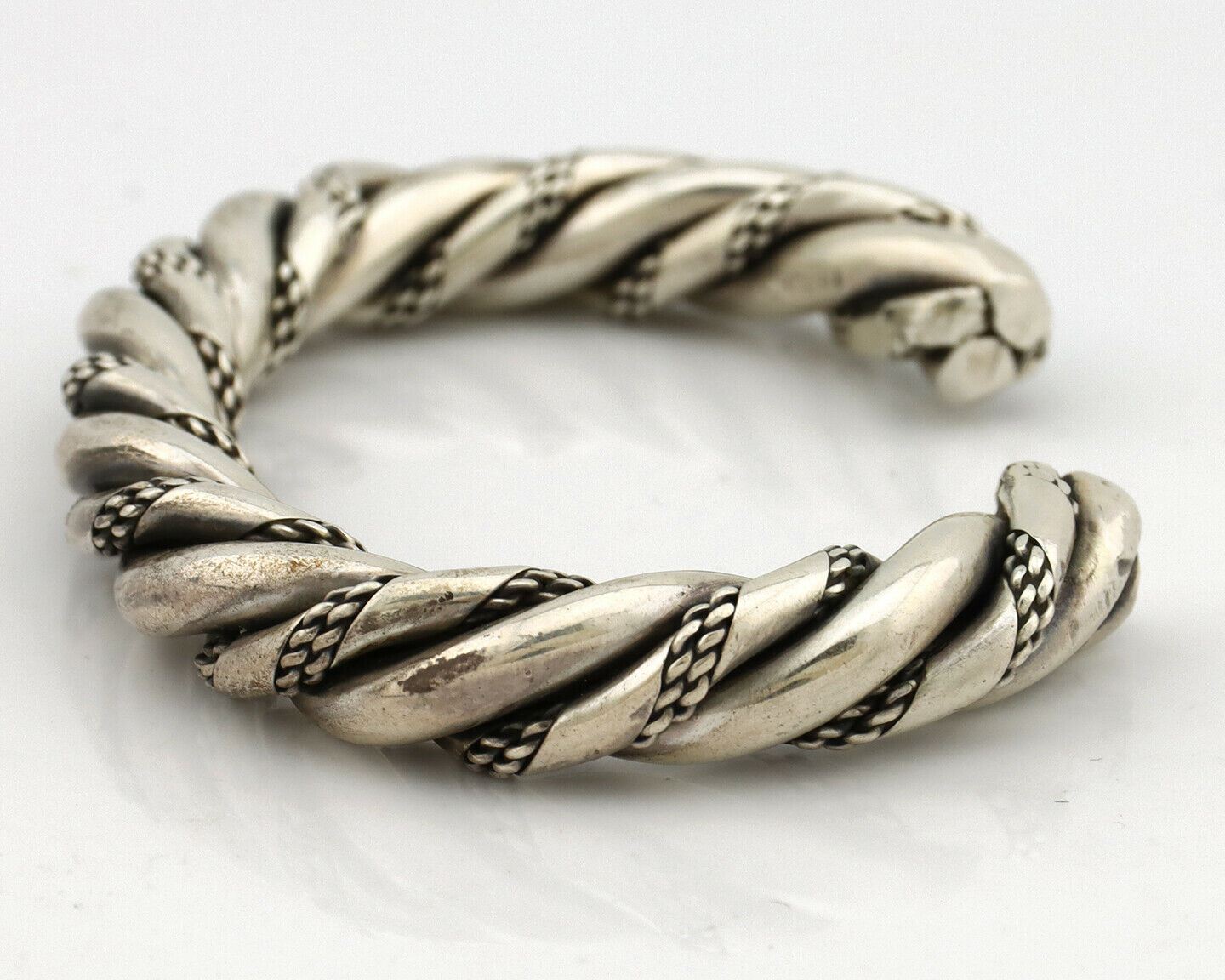 Navajo Handmade Bracelet .925 SOLID Silver Artist Signed D Circa 1980's