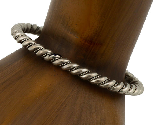 Navajo Handmade Bracelet .925 SOLID Silver Native American Artist Circa 1980's