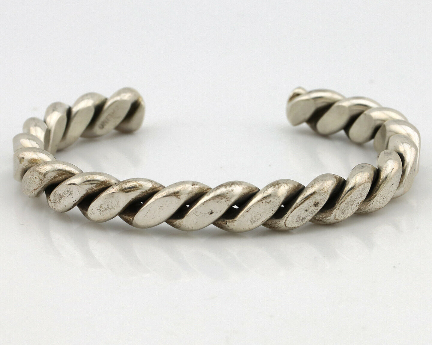 Navajo Handmade Bracelet .925 SOLID Silver Native American Artist Circa 1980's